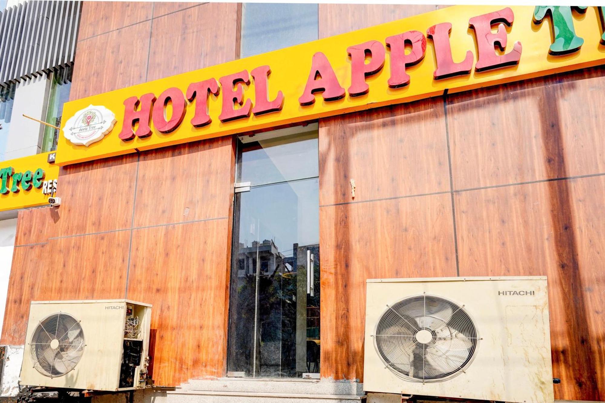 Collection O Apple Tree Hotel Noida Exterior photo