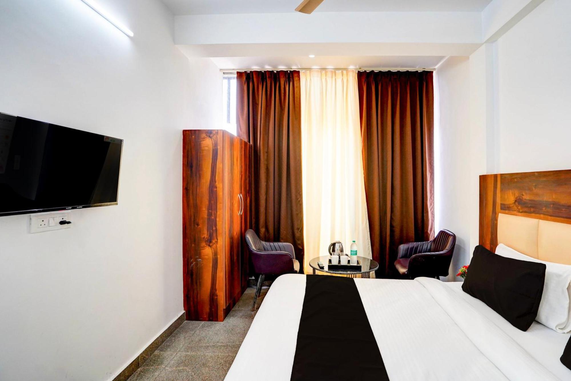 Collection O Apple Tree Hotel Noida Exterior photo