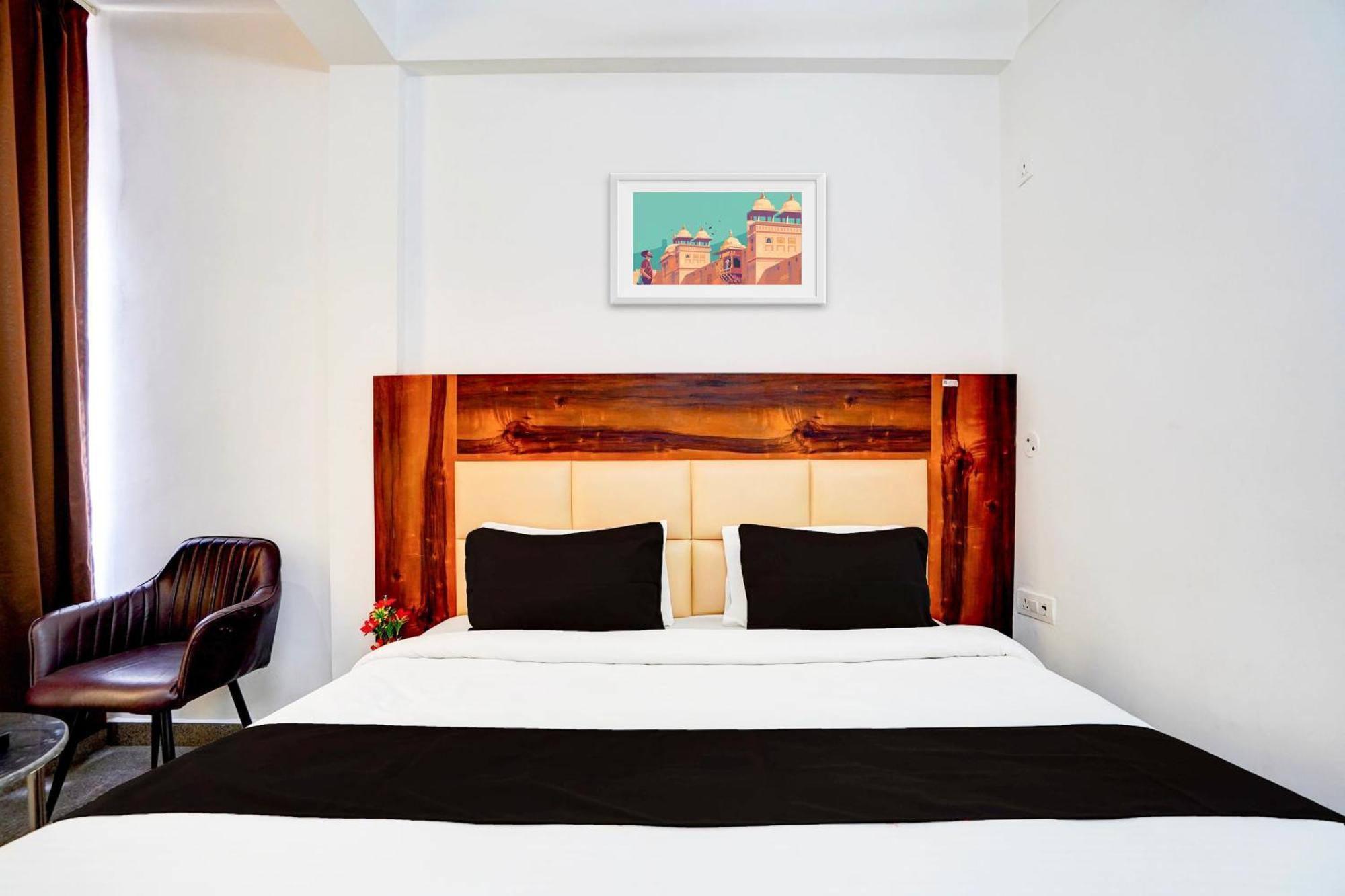 Collection O Apple Tree Hotel Noida Exterior photo